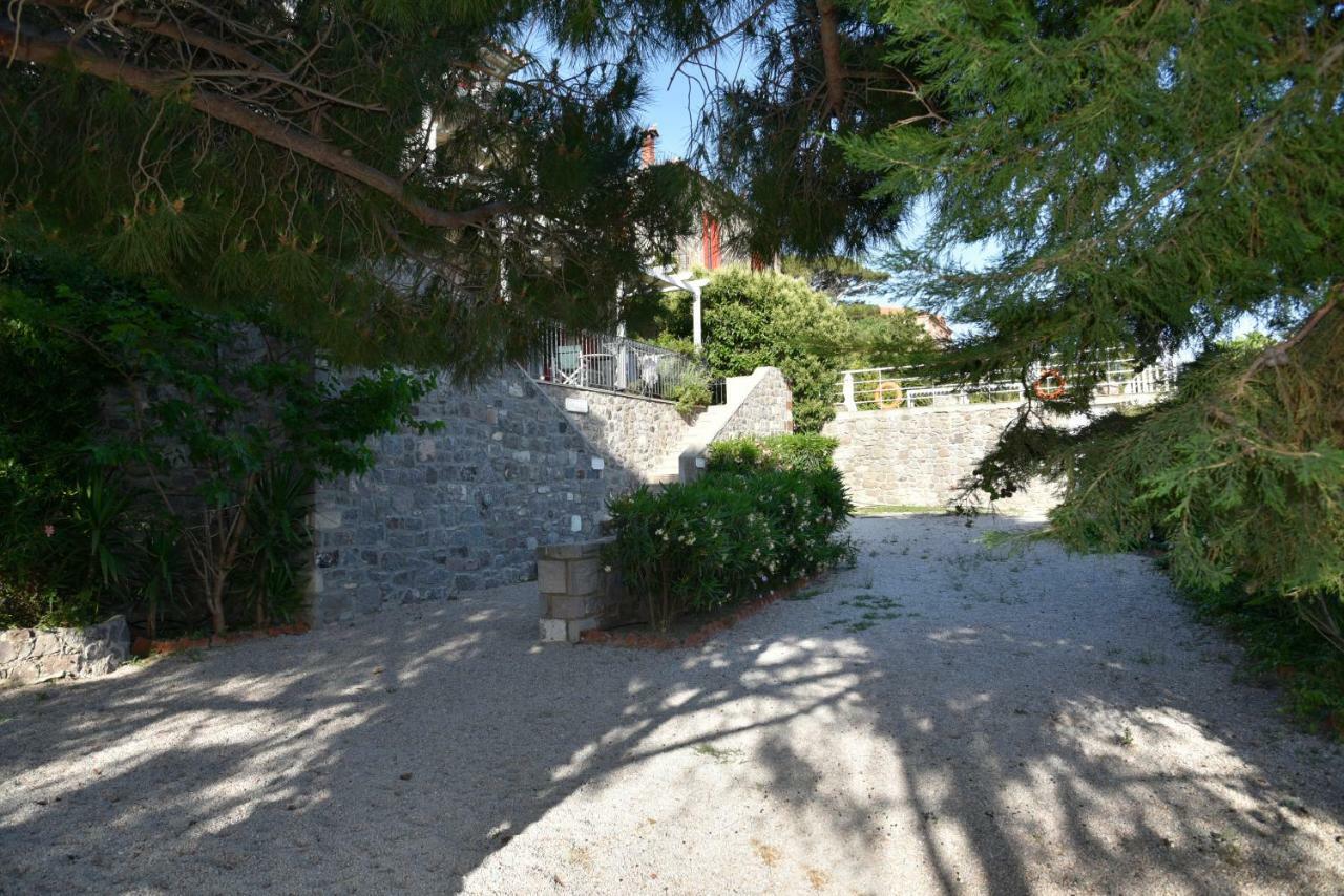 Heliades Maisonettes Митимна Экстерьер фото